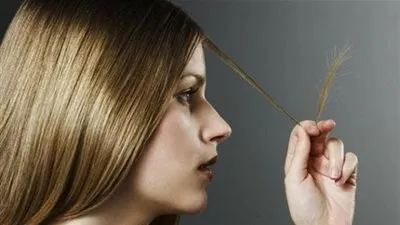 العناية الخاطئة تهدد شعرك بالتقصف