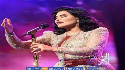 أحلام تخطف الأنظار بإطلالة ملكية في دبي أوبرا (صور)