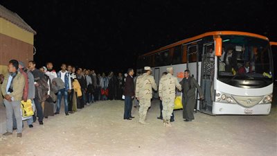 الهيئة الهندسية توفر فرص العمل لأبناء الصعيد بالمشروعات القومية (صور)  