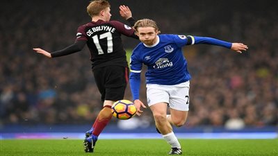 موهبة إيفرتون يتوج بجائزة لاعب شهر يناير في الدوري الإنجليزي