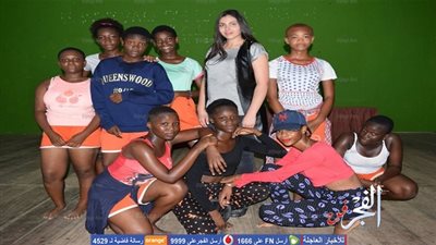 ملكة جمال المراهقات في مبادرة إنسانية بساحل العاج (صور)