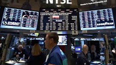 إنخفاض الأسهم الأمريكية في مستهل التعاملات