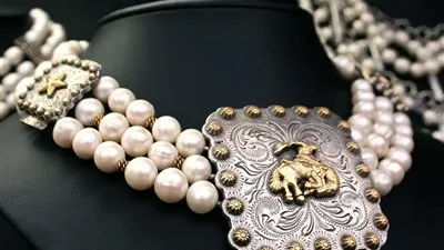 أجمل المجوهرات بأنوثة الشرائط الحريرية 