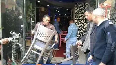 إغلاق وتشميع عدد من الكافيهات والمقاهي المخالفة بحي العجوزة (صور)