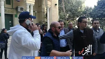 تشييع جثمان والد محمود العسيلي وسط غياب نجوم الفن (فيديو وصور)