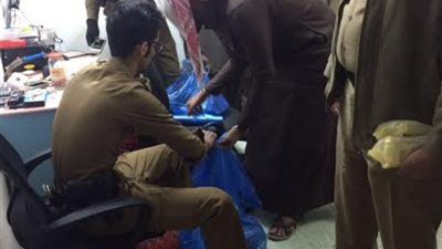 توقيف 7 وافدين يمارسون صيانة الجوالات في شقة بالرياض