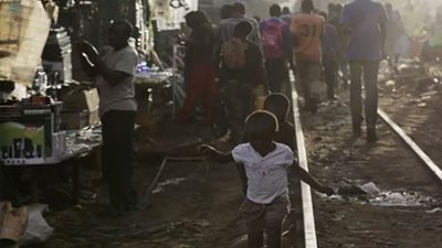 عشرات الآلاف يفرون من منازلهم بسبب الجفاف الشديد في الصومال