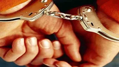 ضبط هارب من تنفيذ 82 سنة سجن وبحوزته 4 بنادق آلية