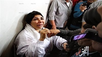 عاجل.. غادة إبراهيم تهدد بالانتحار وتدخل فى نوبة بكاء وصراخ بعد القبض عليها بتهمة الدعارة