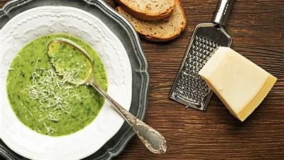 طريقة سهله لعمل شوربة السبانخ بالكريمة