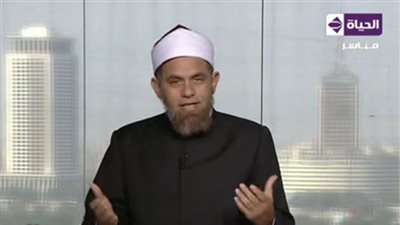 داعية إسلامي: لا يجوز للمرأة فتح باب شقتها لأي رجل إلا في حالة واحدة 