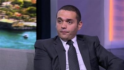 محلل اقتصادي يكشف أسباب انخفاض سعر الدولار في مصر 