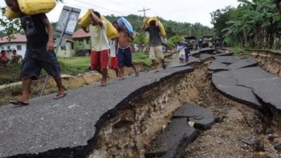 الرئيس الفلبيني يؤكد على مساعدة ضحايا الزلزال