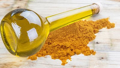 تعرفي على الفوائد الصحية لزيت الكركم 