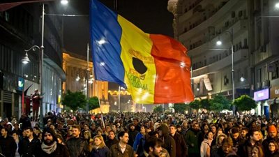 تجدد التظاهرات المطالبة باستقالة الحكومة الرومانية