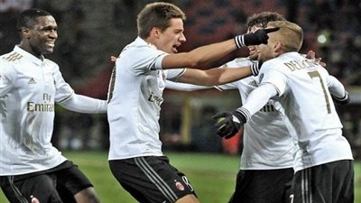 التشكيل الرسمي لموقعة لاتسيو وميلان 