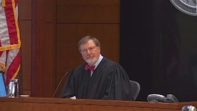 قاض فدرالي في سياتل يرفض طلبًا لتأخير النظر في مرسوم الهجرة