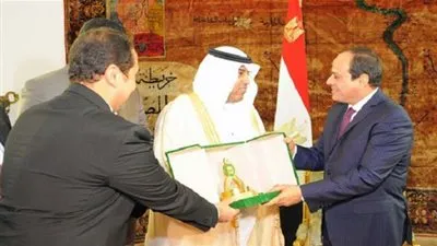 الرئيس السيسى يتسلم درع البرلمان العربي.. ويؤكد: قادرون على ردع من يهددنا (صور)