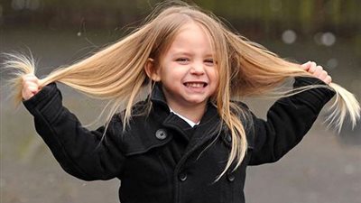 اليكِ 5 تسريحات بسيطة لجمال طفلتك (صور)