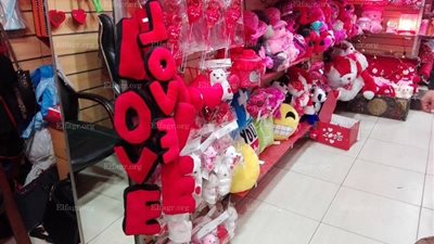 ليست الورود فقط.. 5 هدايا ابتكارها المصريين لـ 