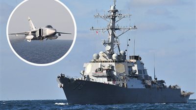 مدمرة أمريكية تشتبك مع  4 طائرات روسية بالبحر الأسود