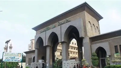 تطبيق لائحة نسب الحضور بكلية الدراسات العليا بالأزهر 