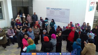 استمرار احتجاج إداريي التأمين الصحي بالسويس للمطالبة بزيادة المرتبات (صور )