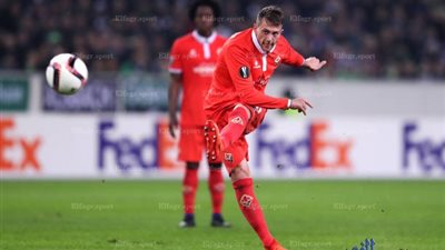 بيرنارديسكي يسجل هدفا رائعا لصالح فيورنتينا في شباك مونشنجلادباخ (فيديو)