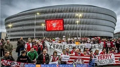 شجار بين جماهير أتلتيك بيلباو وأبويل يسفر عن إصابة شخص