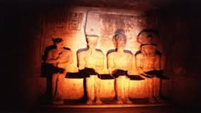 اليوم.. بدء الاحتفال بتعامد الشمس على وجه رمسيس الثاني بمعبد أبوسمبل