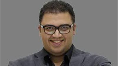 عضو الحزب المصري عن تخصيص 6 سيارات لرئيس 