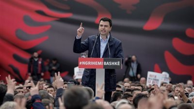 تظاهرات فى ألبانيا إحتجاجاً على فساد الحكومة 