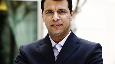 دحلان : الرئيس الفلسطيني مسئول عن توفير حياة كريمة للفلسطينين