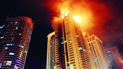 إخلاء مبنى فى أبو ظبى بعد نشوب حريق بأحد المطاعم 