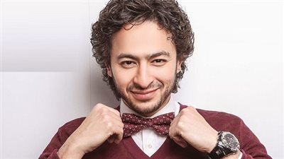 حمادة هلال حائر بين 