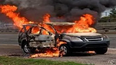 مصرع شخص وإصابة آخر في احتراق سيارة بأطفيح