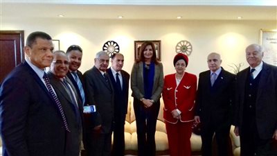 وفد الجاليات المصرية بالخارج يهنئ وزيرة الهجرة بعد تجديد الثقة بها
