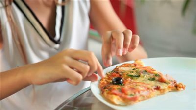 إذا كنتم من محبي البيتزا.. اقرأوا هذا الخبر الصادم !