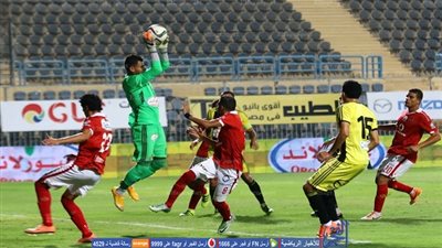 الأهلي يتعادل سلبيا مع المقاولون العرب في شوط أول متوسط