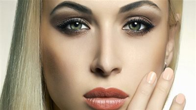 من مطبخك.. أطعمة ستخلصك من الهالات السوداء!