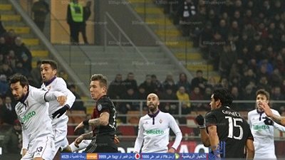 شاهد - العارضة تحرم ميلان من الهدف الثالث فى مرمى فيورنتينا (فيديو)