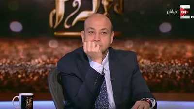 عمرو أديب: نفسي أعمل إعلان شامبو (فيديو)