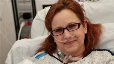  لأول مرة  في التاريخ.. سيدة تمسك في يدها قلبها المريض بعد استئصاله ! (صور)