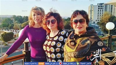 إلهام شاهين ولبلبة في أسوان لحضور افتتاح مهرجان 