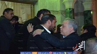 أحمد رزق وأشرف زكي يصلان عزاء والد أمير كرارة (صور)