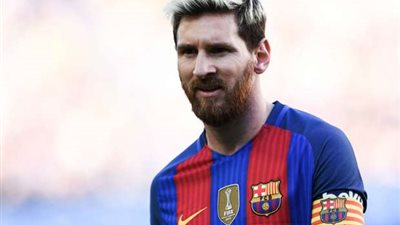 ميسي يسخر من مصر عقب وصوله! (كوميكس)