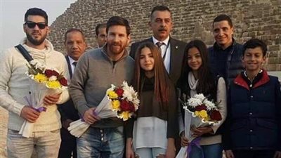 نجوم العالم على أرض 