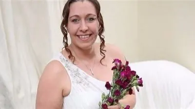 بعد 20 عاماً من العزوبية.. امرأة تقرر الزواج من نفسها لسبب غريب جداَ !