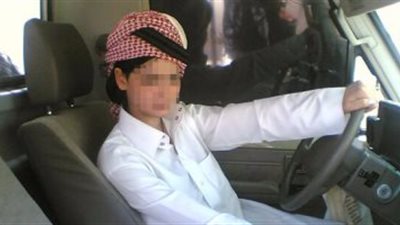 فصل 27 طالبة جامعية فى السعودية لتشبههن بالرجال