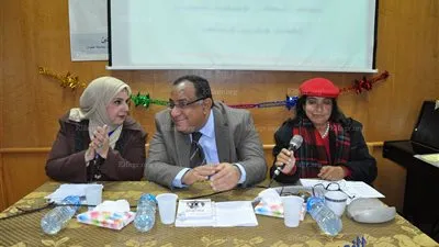 القائم بأعمال جامعة حلوان: الكتاب هو خير رفيق